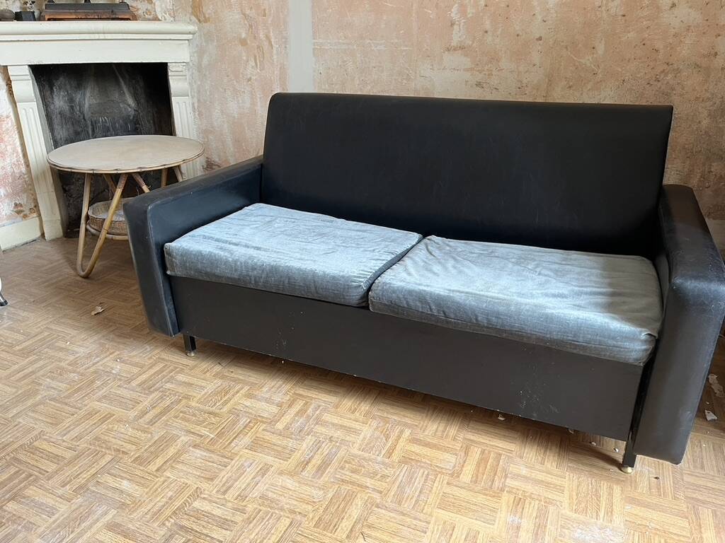 Convertible sofa bed for 2 people