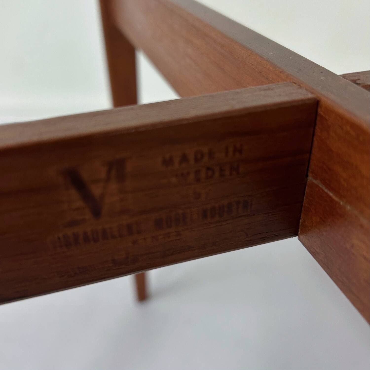 ROUND COFFEE TABLE BY HANS OLSEN FOR VISKADALENS MÖBELINDUSTRI, 1960S | SCANDINAVIAN MODERN