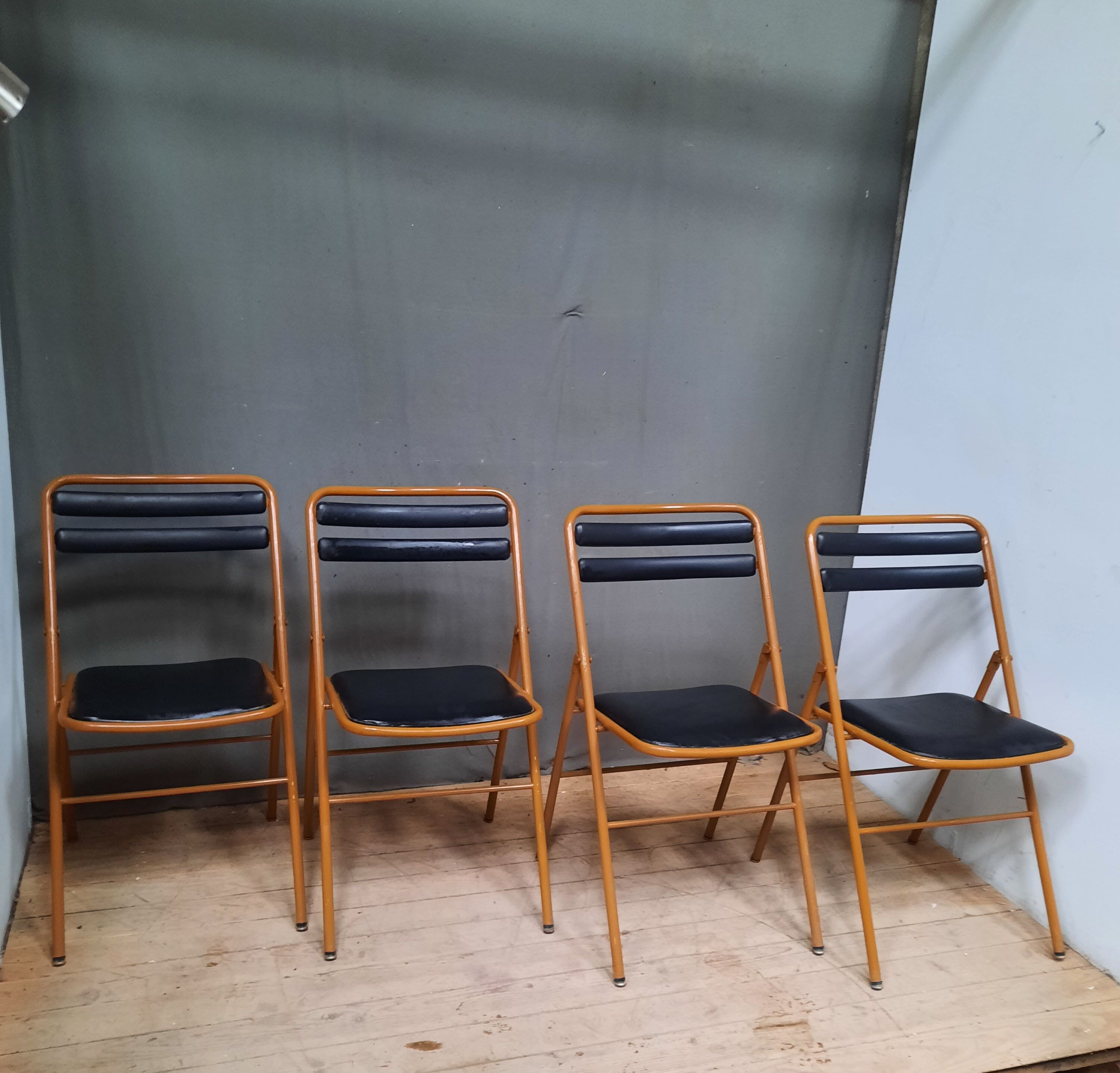 4 folding chairs metal and skai