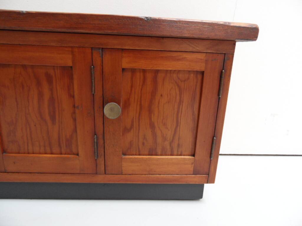 Buffet vintage avec 6 portes
