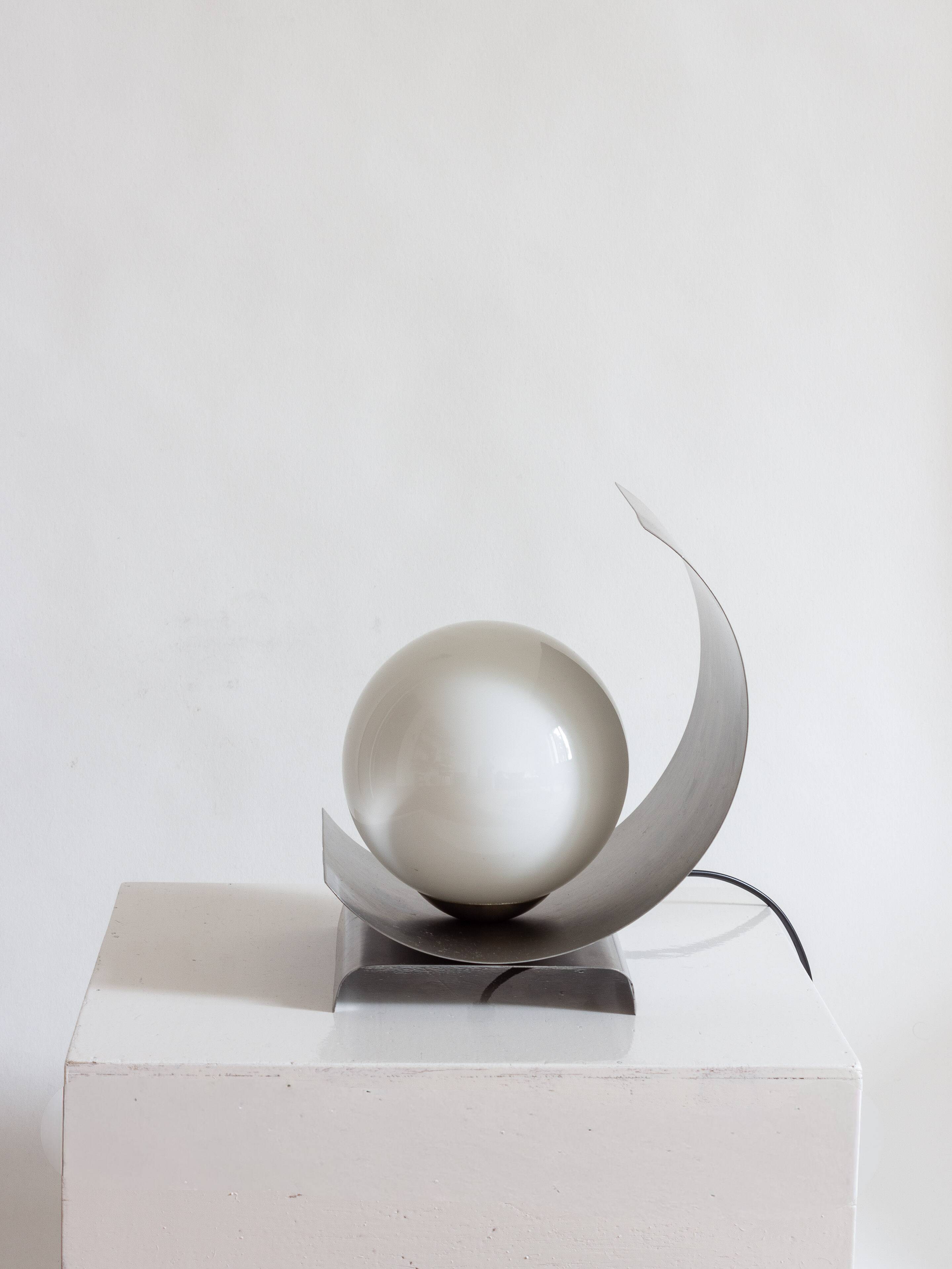 Lampe en acier et opaline - Années 70