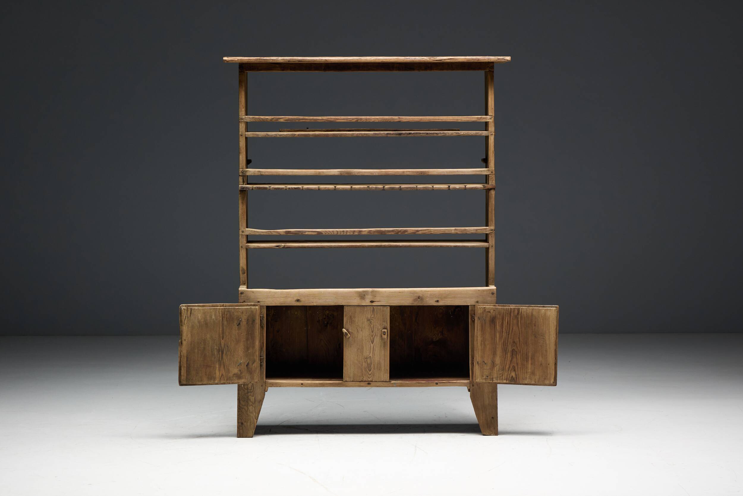Cabinet rustique primitif, France, 19e siècle