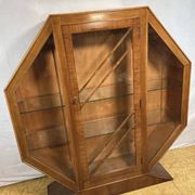 Cabinet d'exposition hexagonal en noyer vintage art déco - 1920-1930