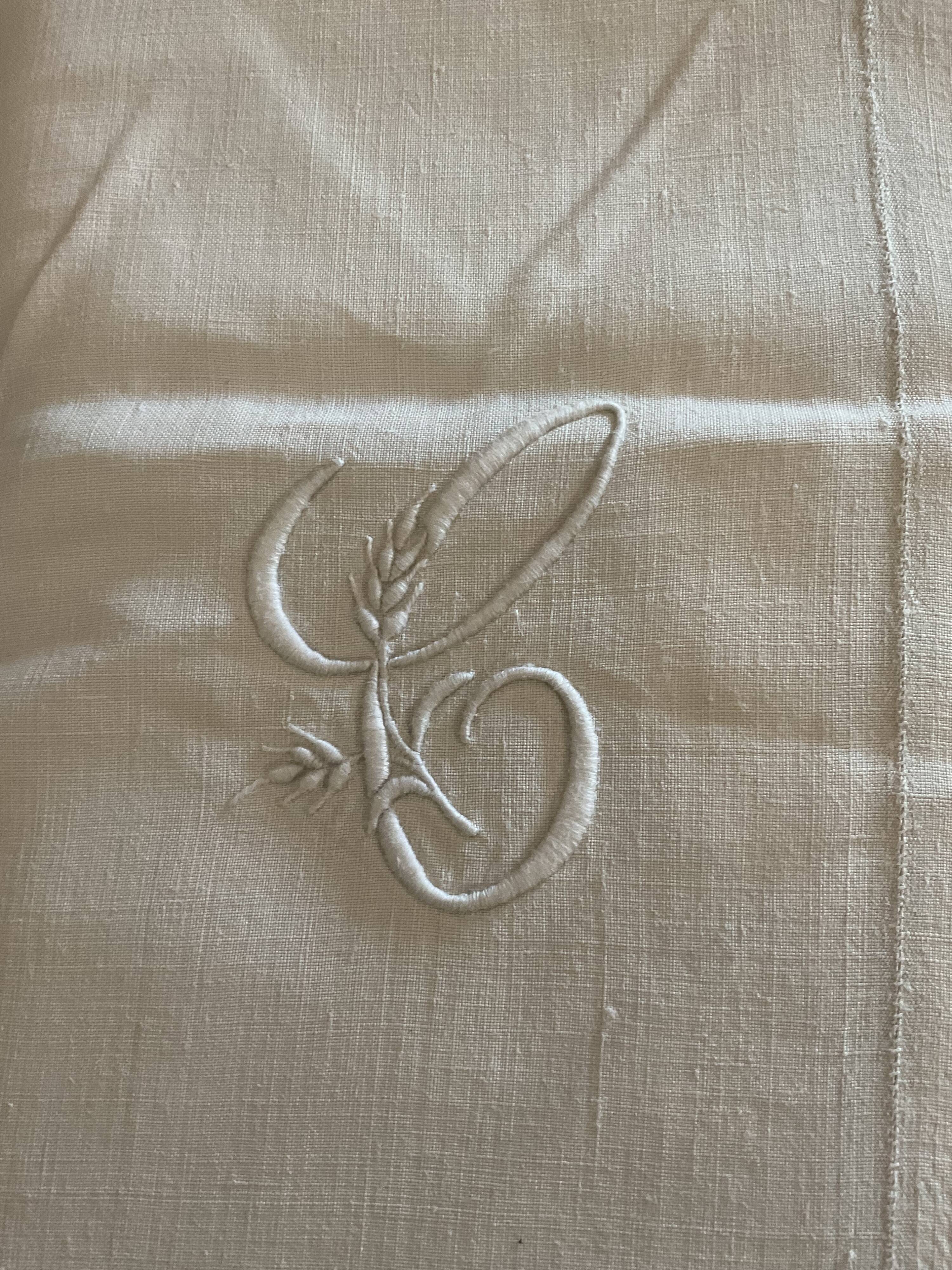 Drap ancien brodé, monogramme CA en lin et coton