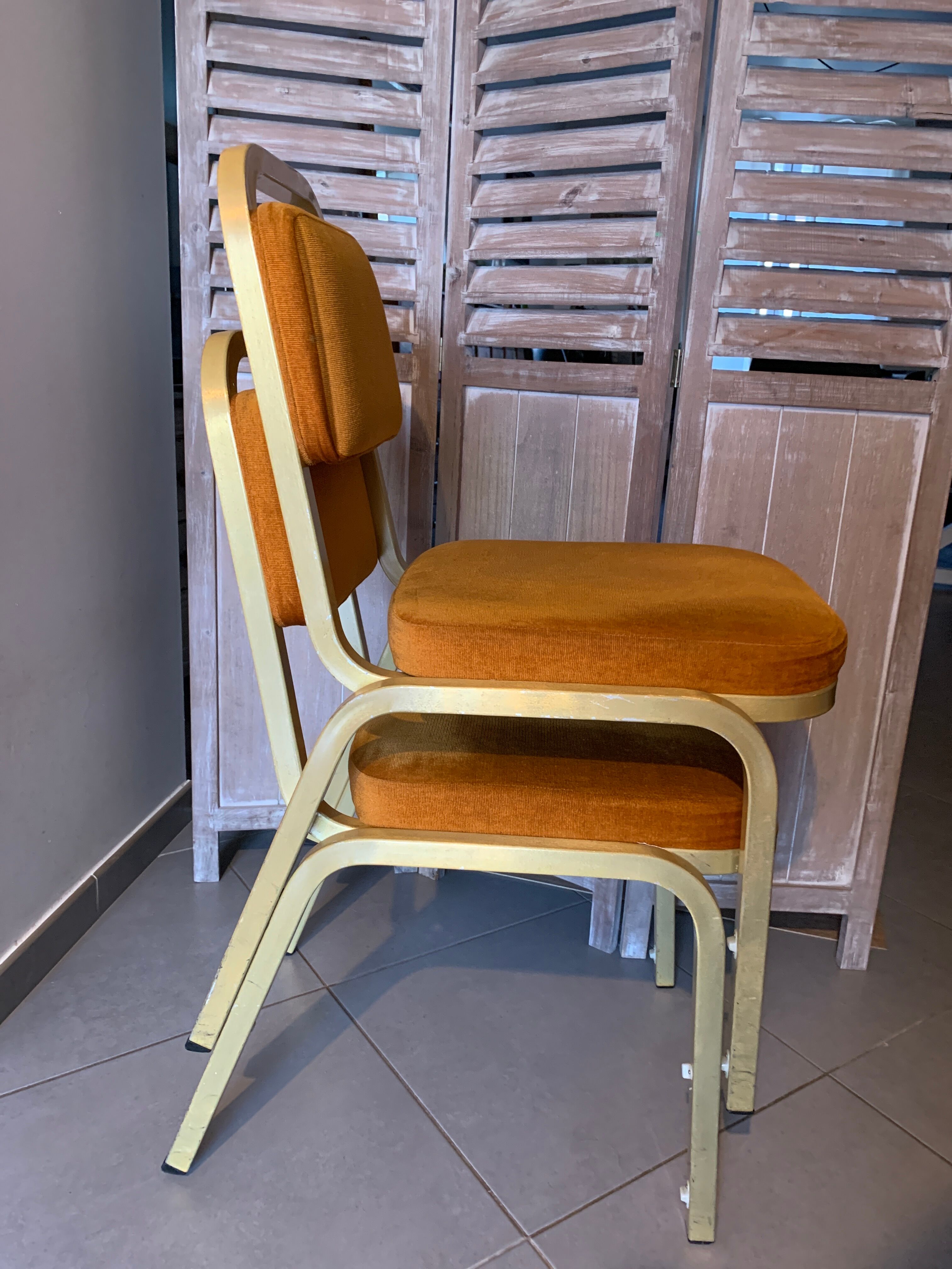 Pair of vintage chairs 70s