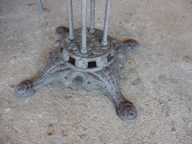 1930 iron garden lounge: table - 4 chairs