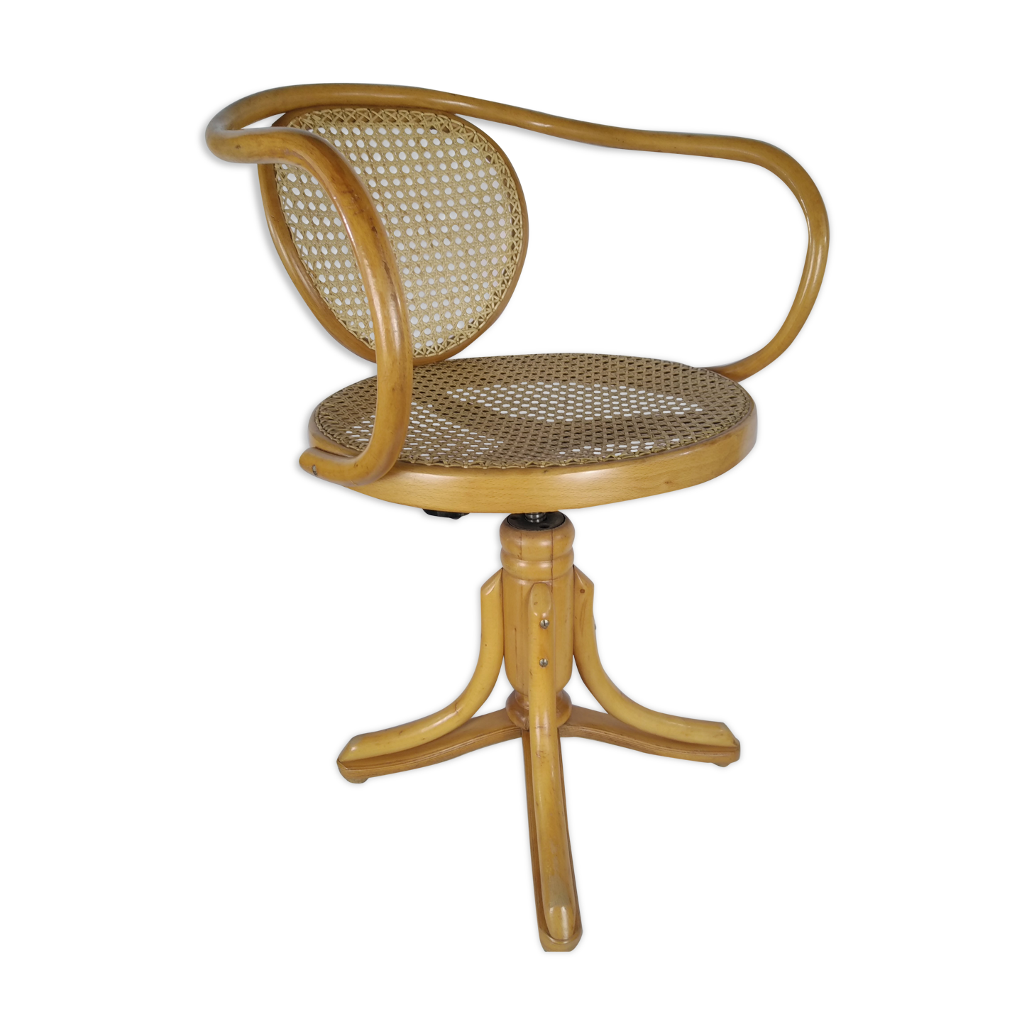Bentwood curved chair
