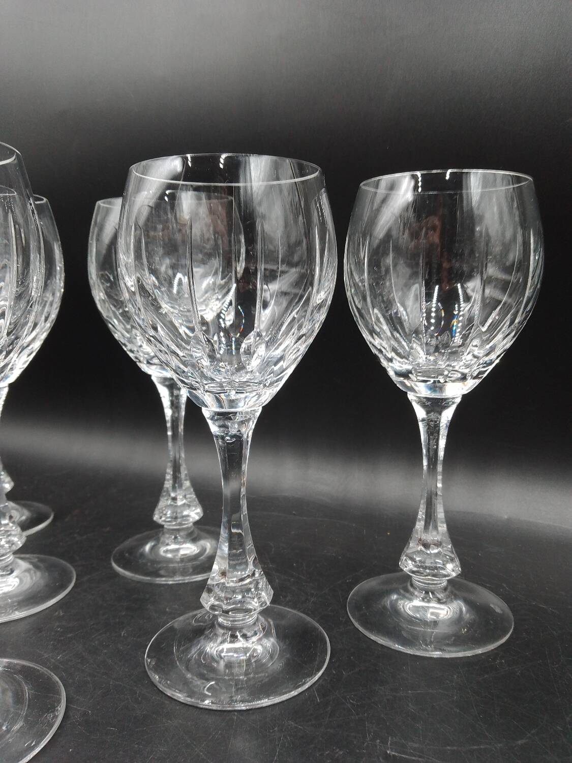 6 Wine glasses in cut crystal from Lorraine LEMBERG model NORA H 18 cm