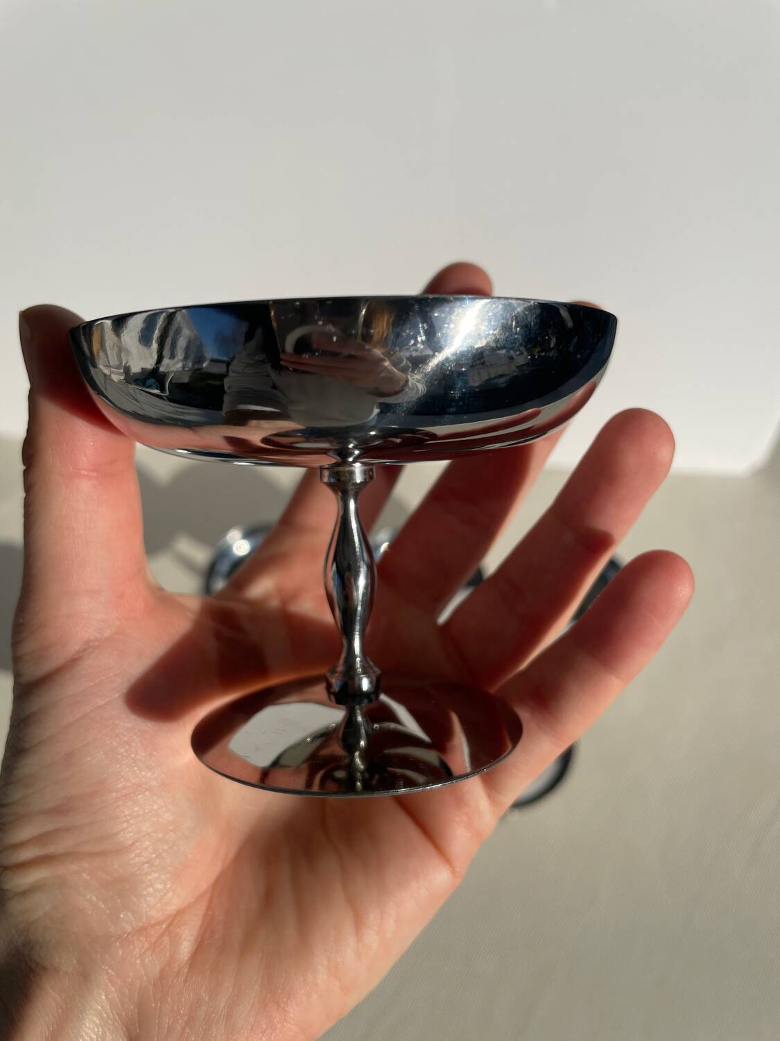 Set of 6 vintage metal footed ice cream glasses/cups.