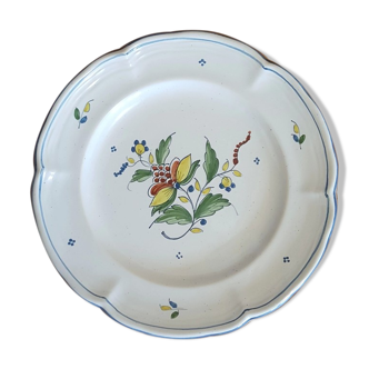 Plate with mignardises in Moustiers earthenware