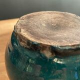 Vase en terre faïencée d’un magnifique émail bleu