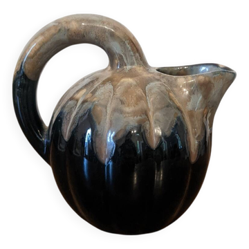 Melon pitcher