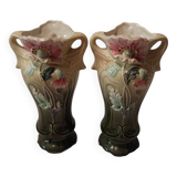 Paire de vases en barbotine