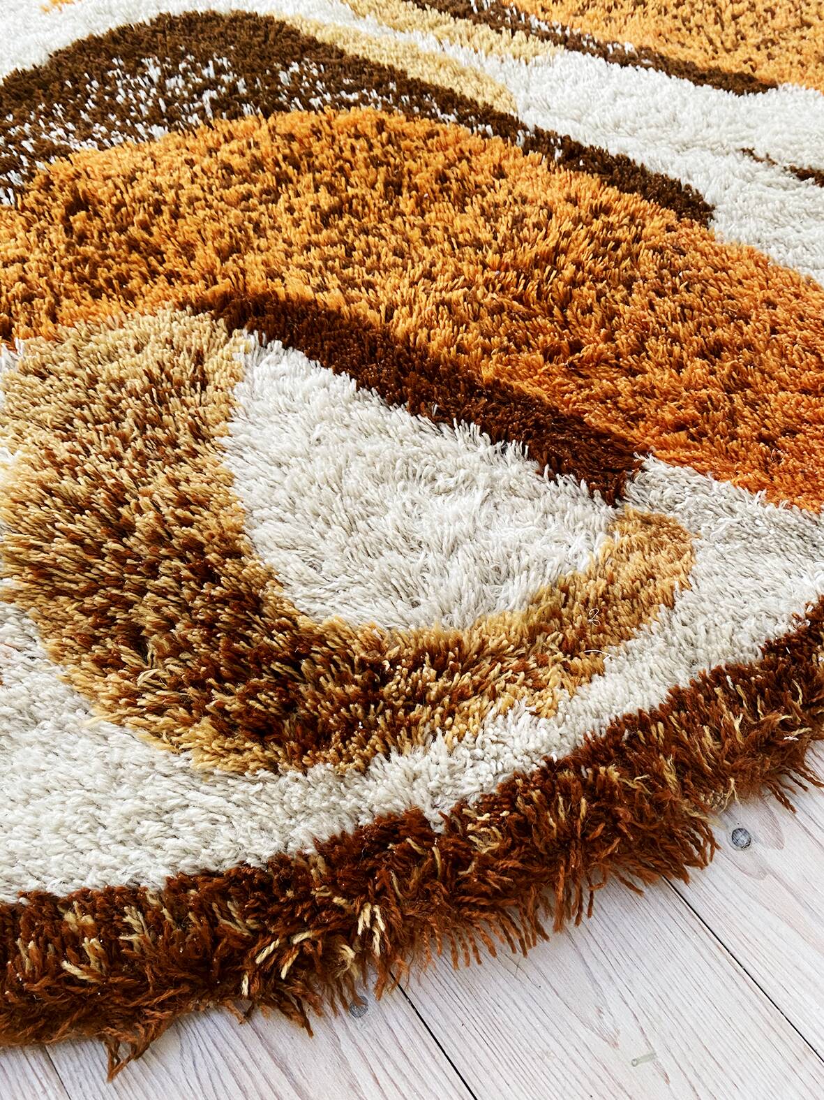 Vintage round rug 200 cm