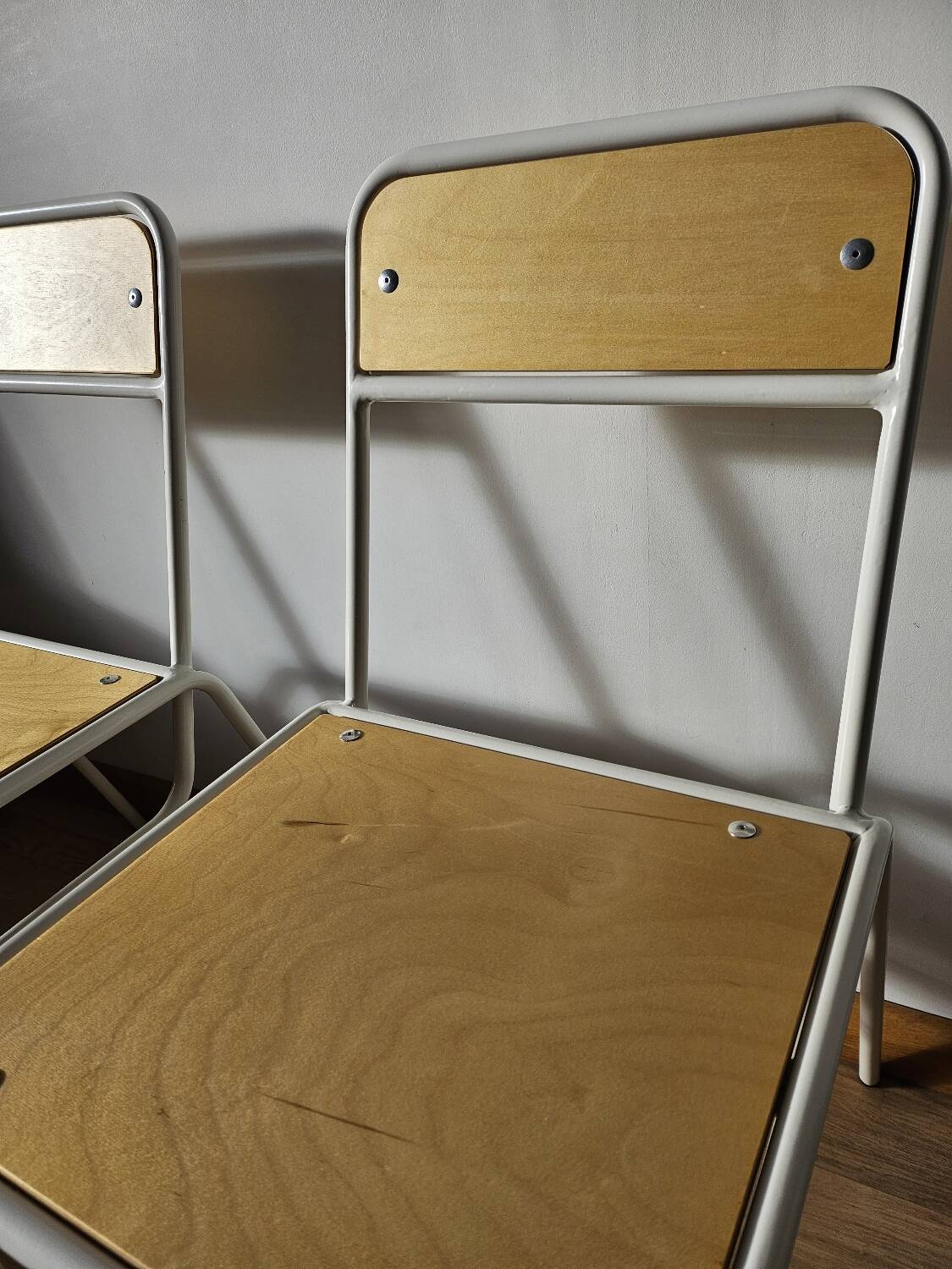 2 chairs once!