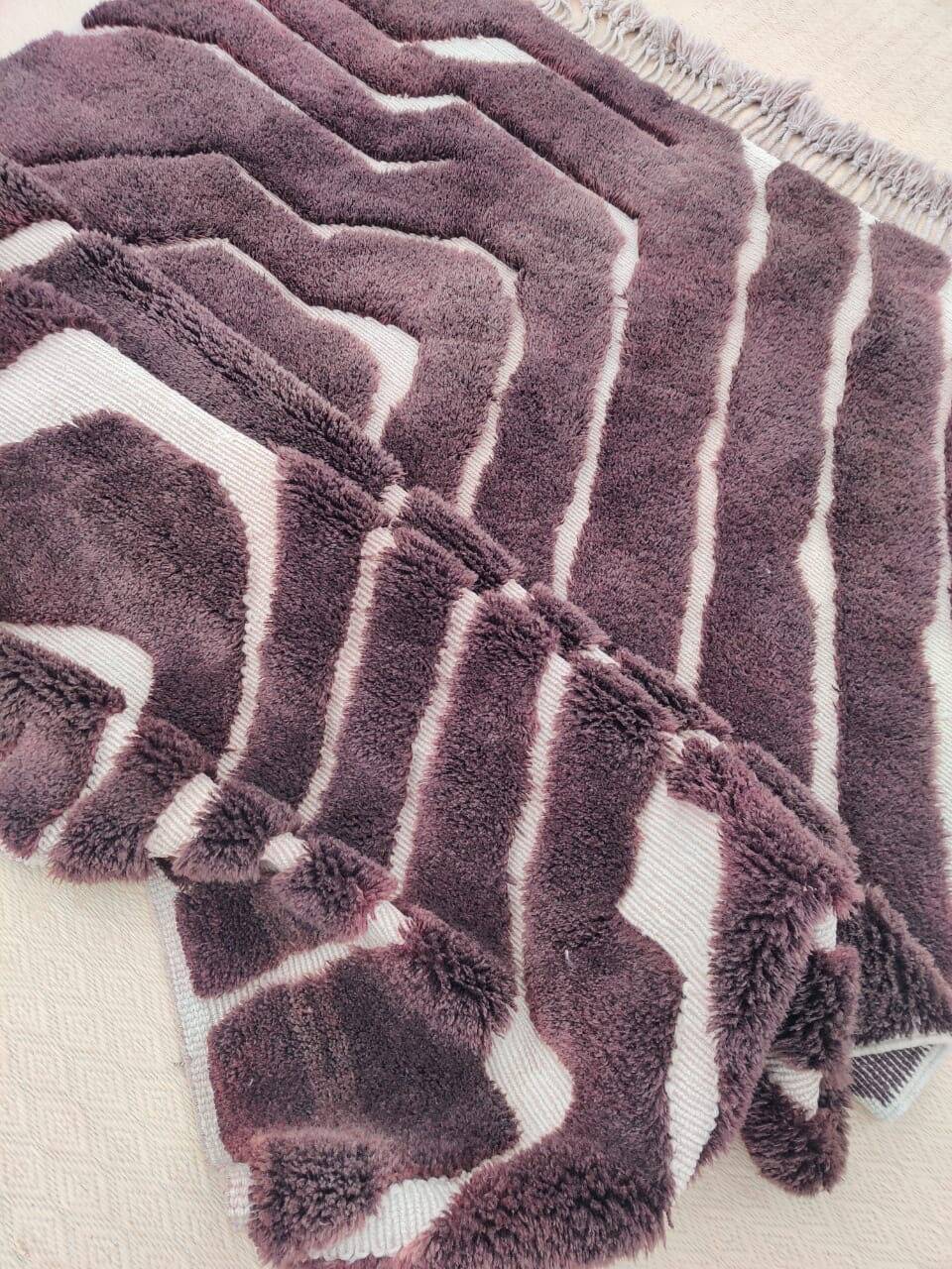 Mrirt rug 300x200 cm – Thick premium wool, abstract chocolate pattern