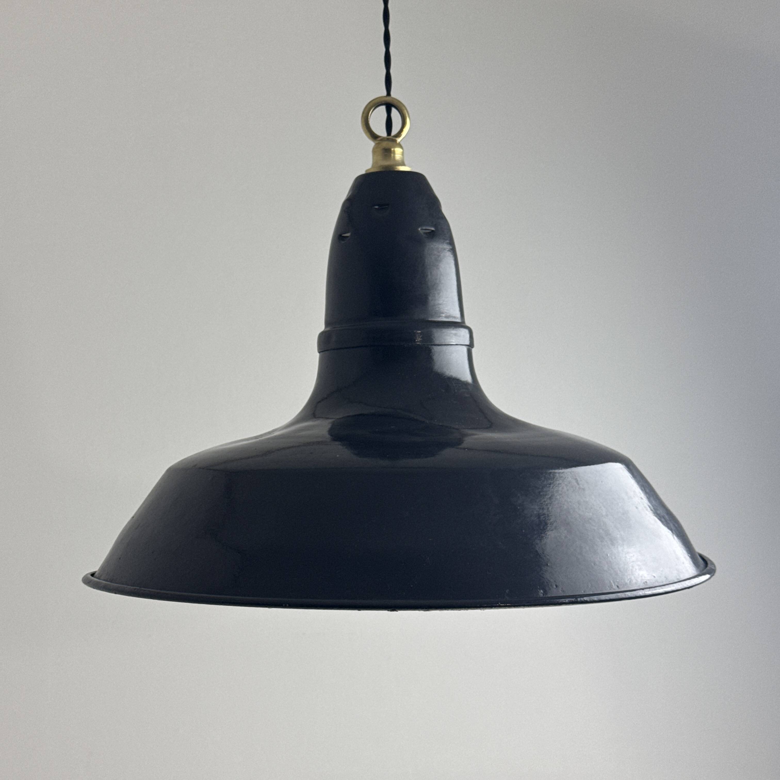 Ancienne suspension d’atelier industriel emaillee 40 cm