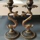 Paire Bougeoirs Carpe Koi, style Art Nouveau. En bronze patiné vieil or