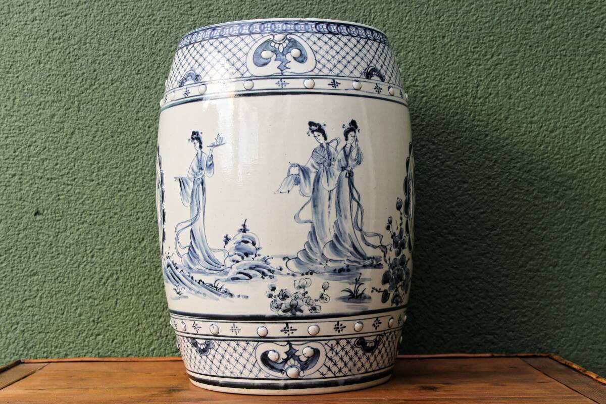 Chinese ceramic stool