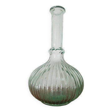 Carafe en verre soufflé
