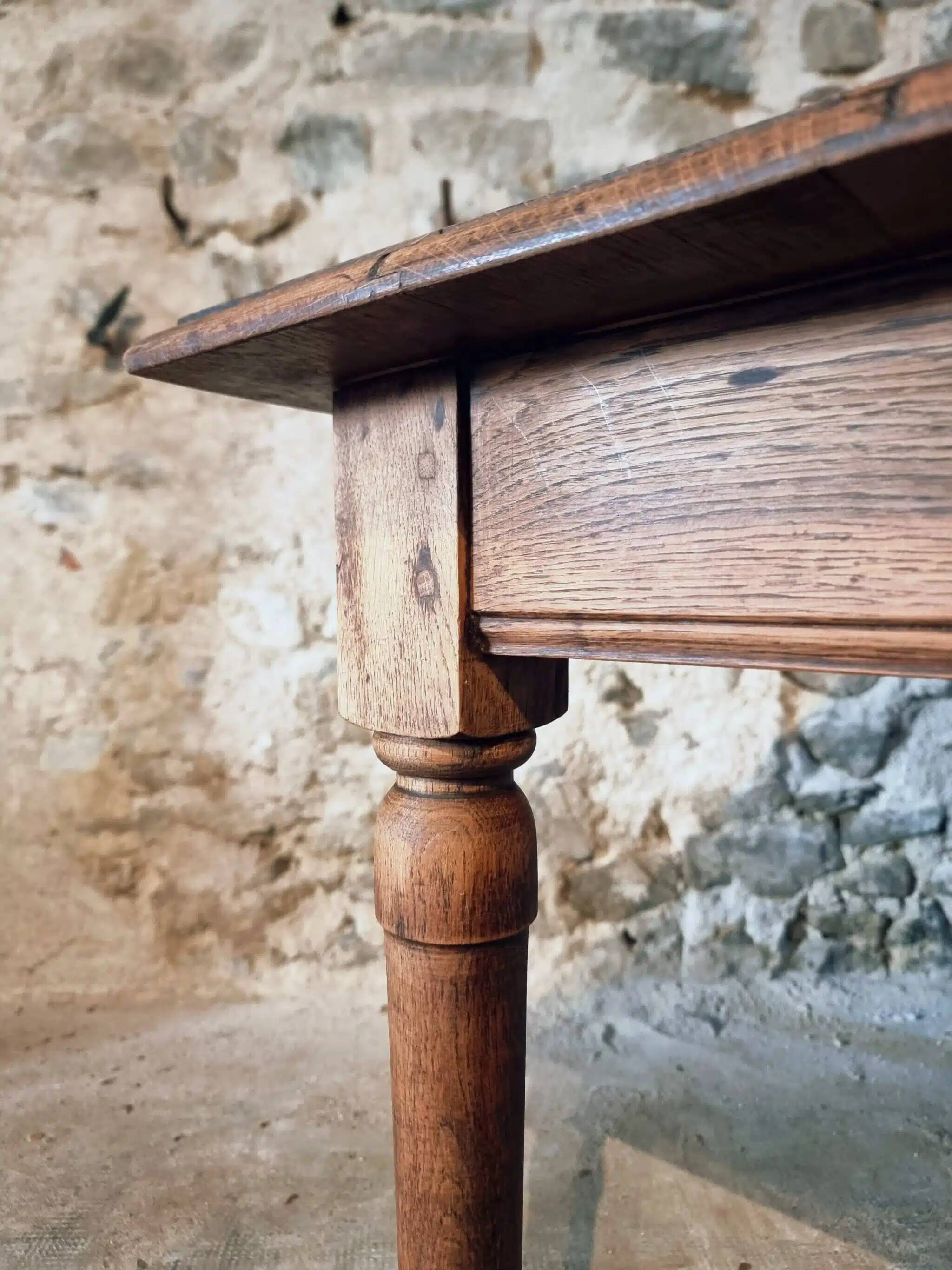 Antique French oak and elm dining table – Early 20th century farmhouse table with turned legs