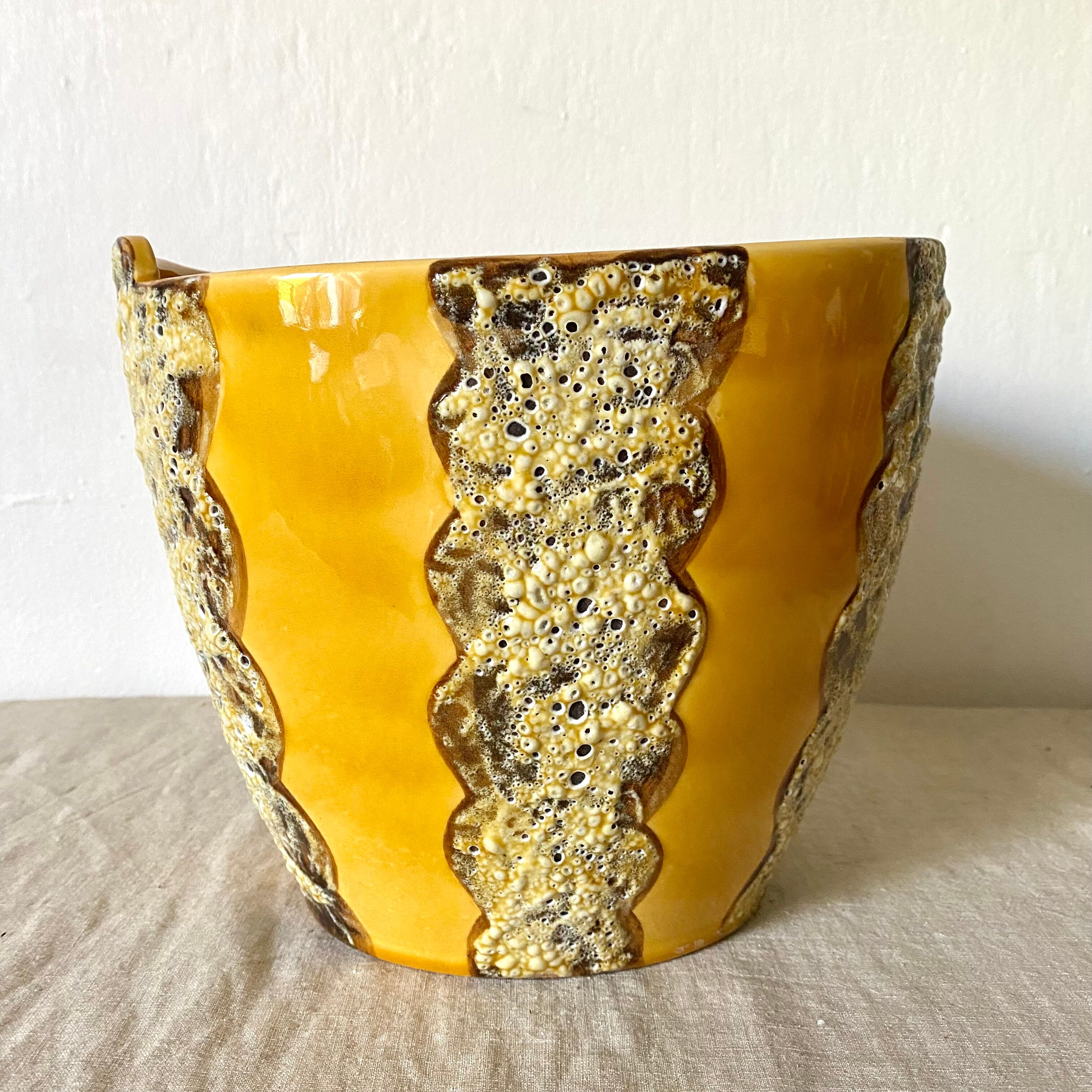 Vintage ceramic pot cover Big fire