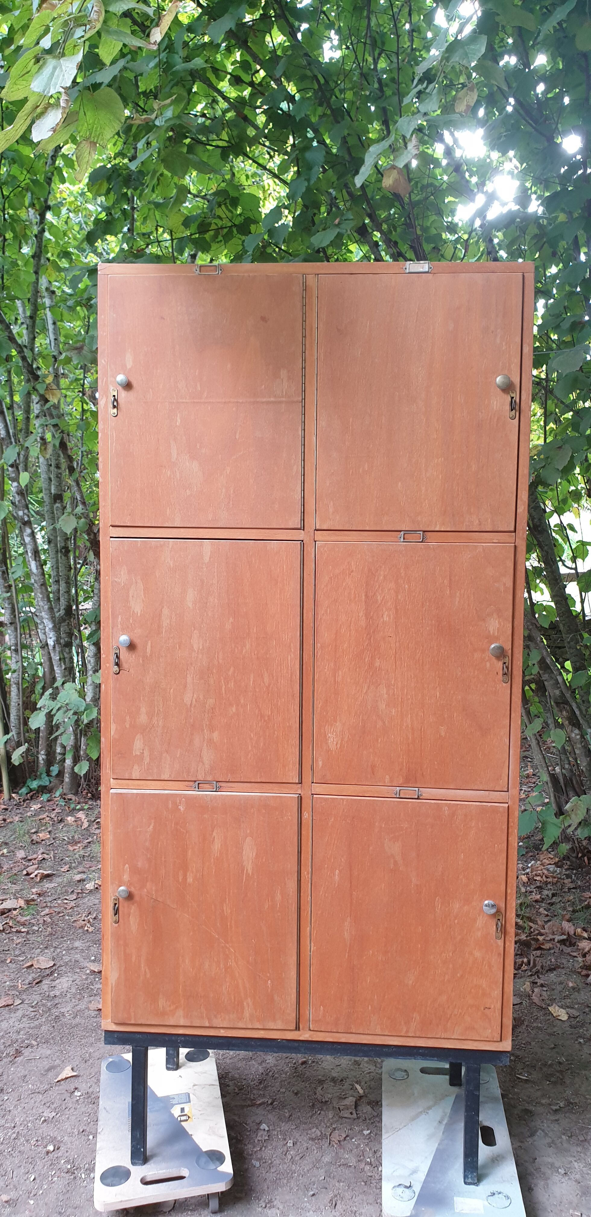 School closet with lockers
