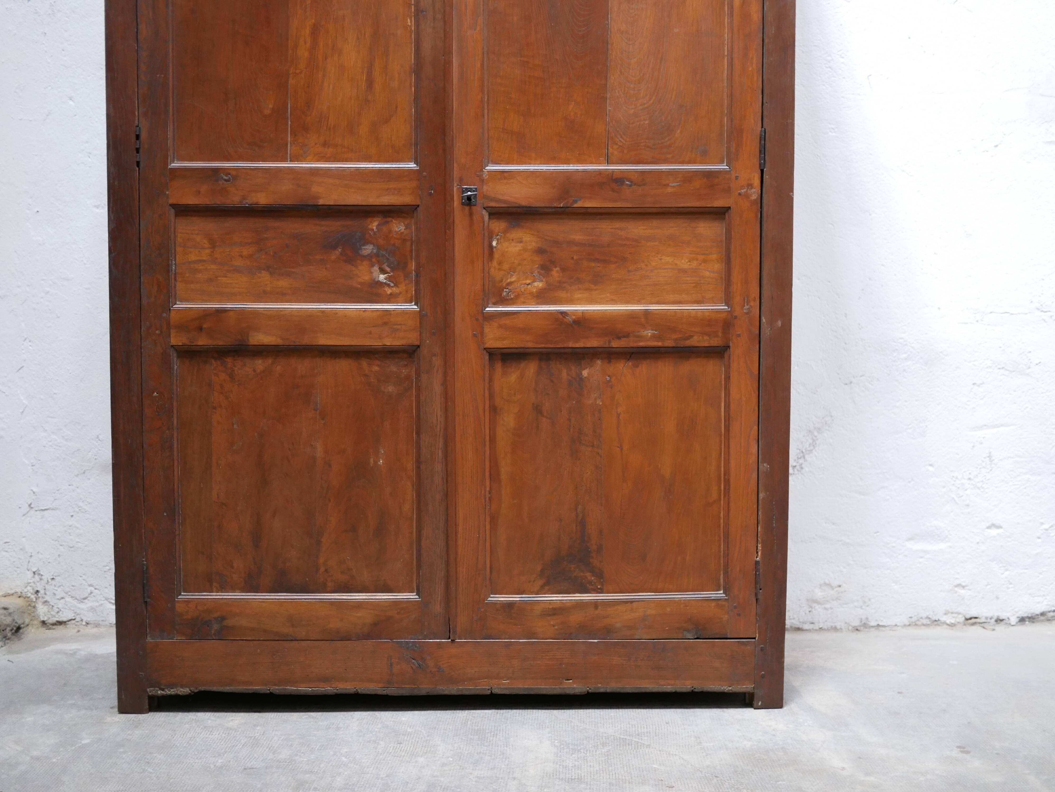 Armoire penderie ancienne en bois