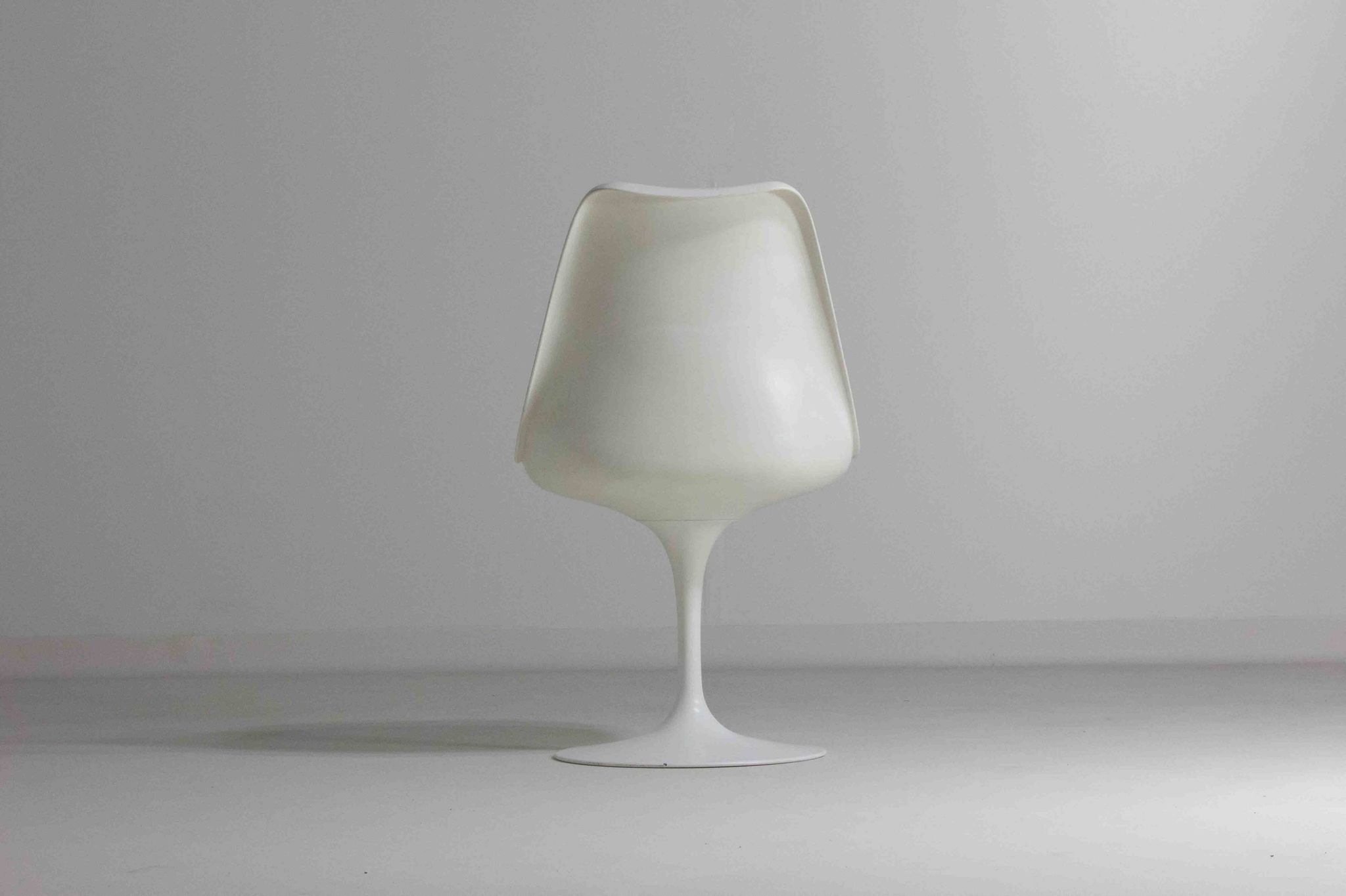 Beautiful set of 5 tulip chairs by Eero Saarinen for Knoll International, 1970s