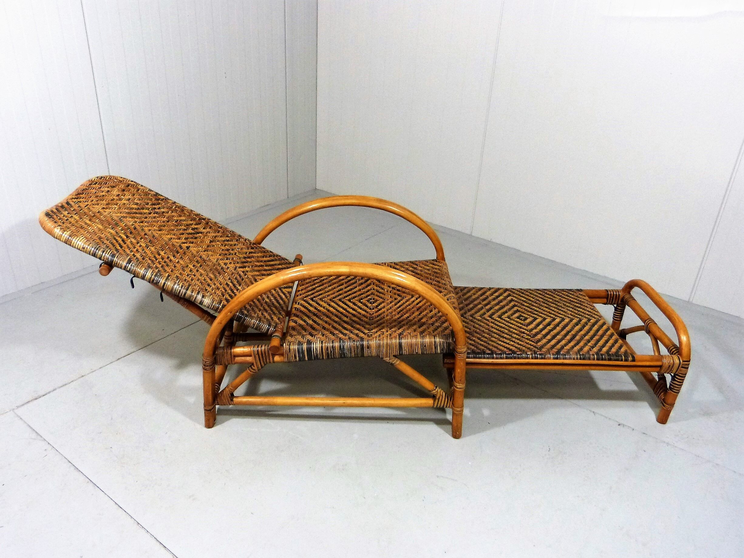 Chaise longue en rotin bicolore du milieu du siècle Années 1960