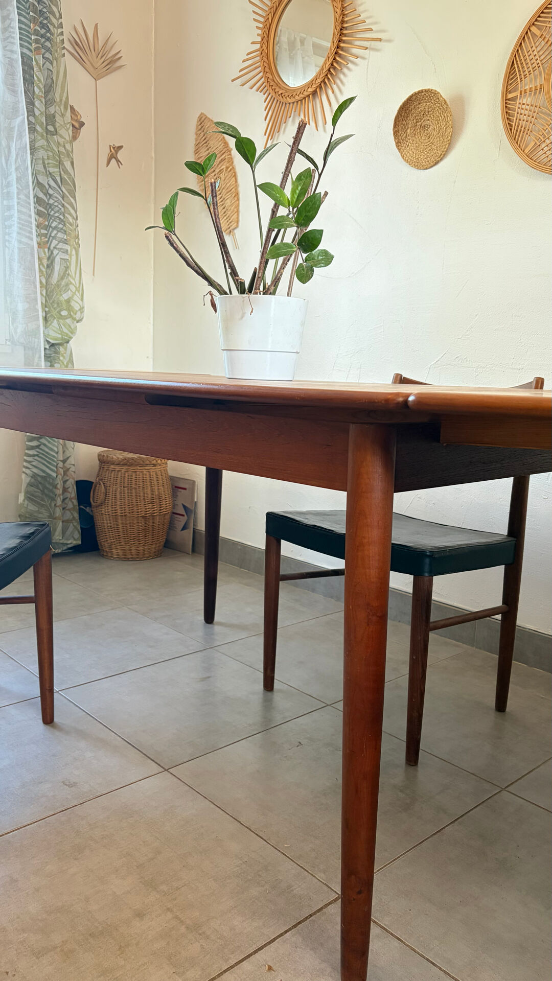 Scandinavian extendable table Andersen Johannes