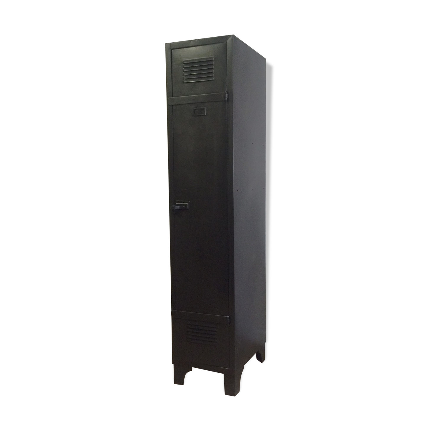 Steel industrial cloakroom with metal base