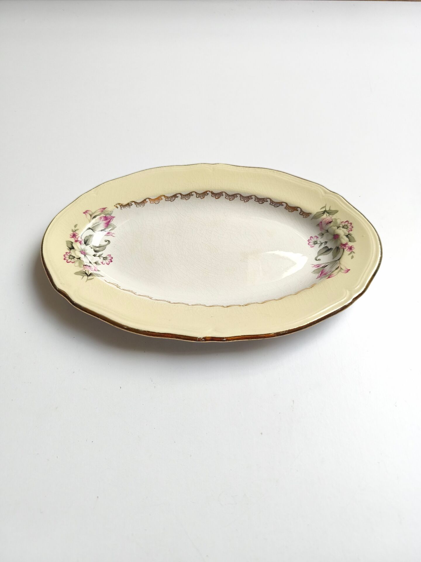 Ravier vintage L'Amandinoise model Paola white cream flowers