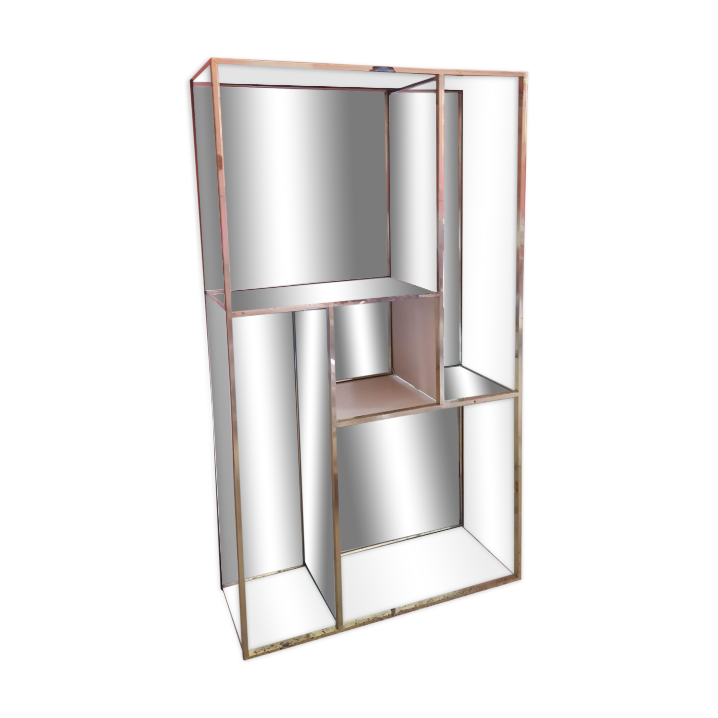 Showcase shelf, brass bar and mirror 70