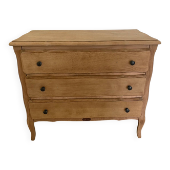 Brutal chest of drawers