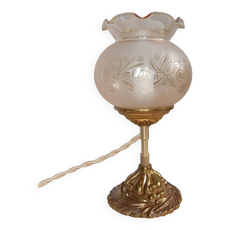 Lampe de table en bronze doré globe tulipe ambré