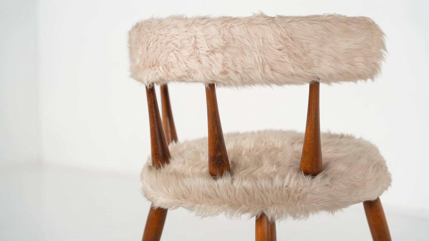 Paire de chaises cocktail scandinaves du milieu du siècle - années 1950