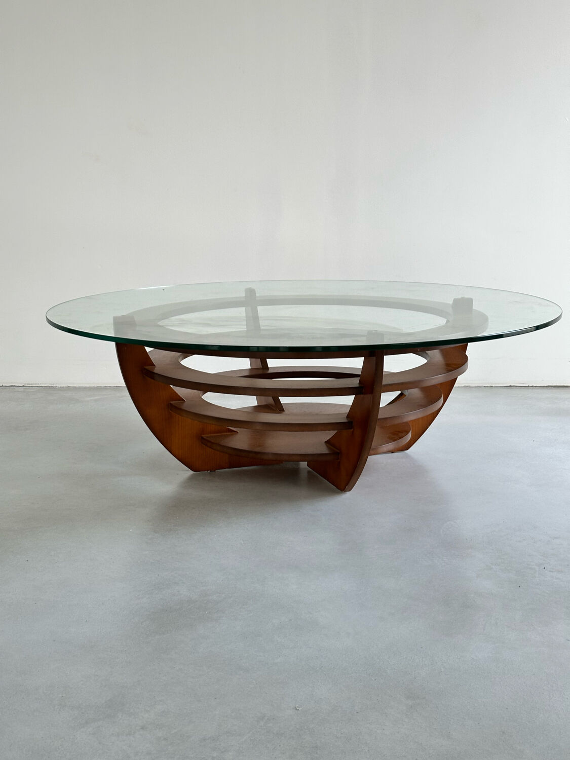 Designer coffee table, foot and circular top from the 60s
