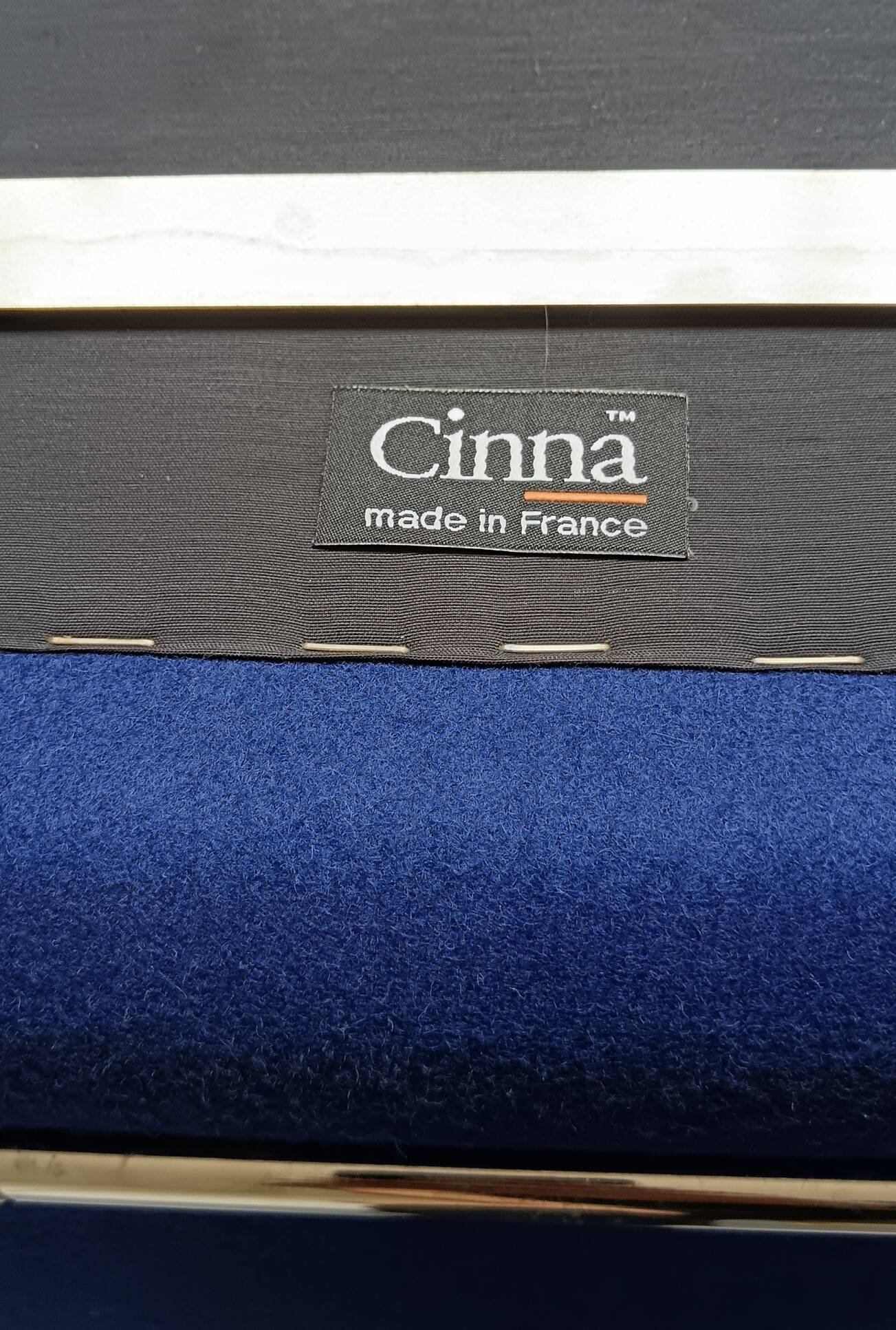 Chaise cinna design en trés bon état
