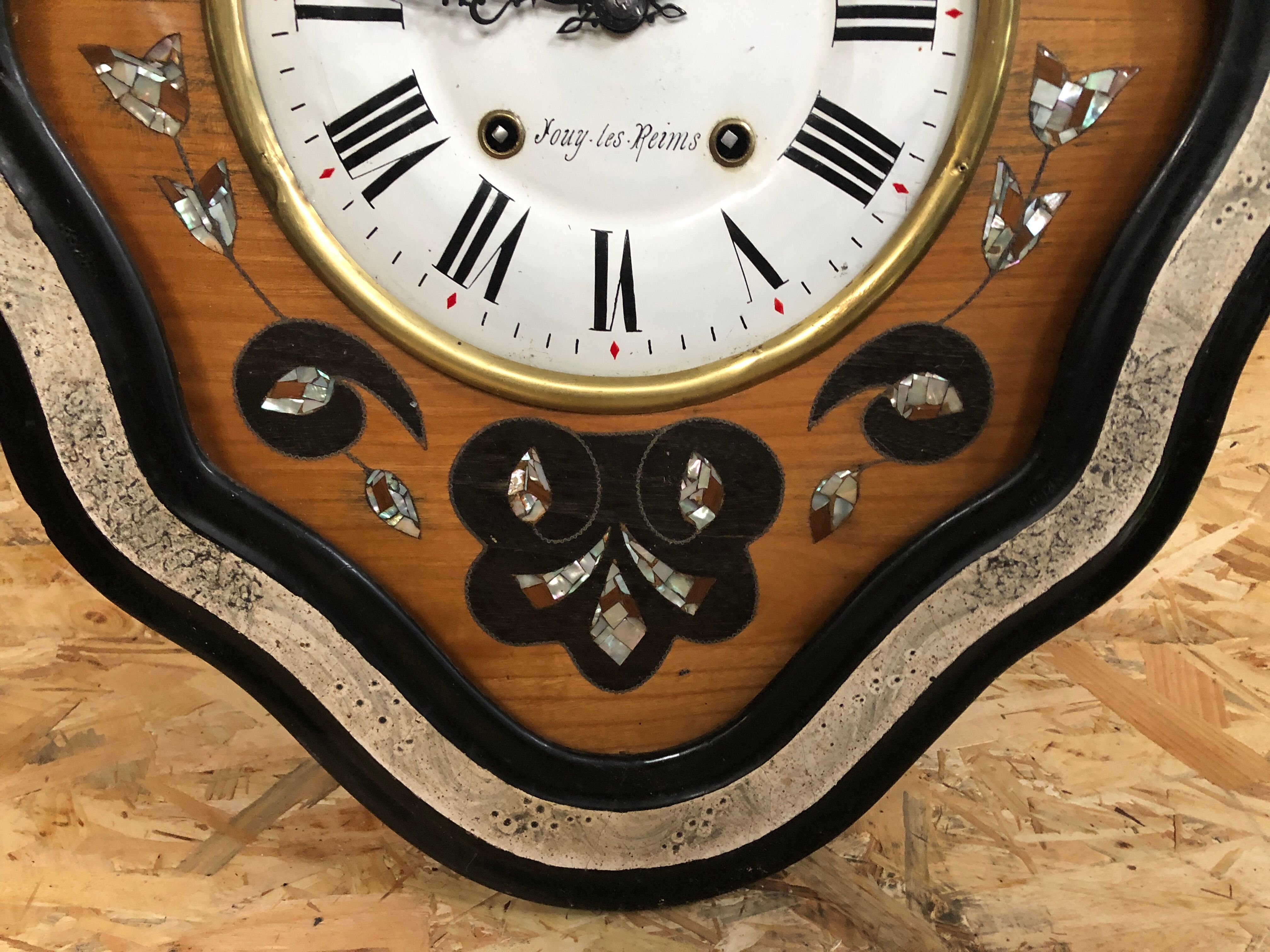 Clock pendulum ox eye wood decoration mother-of-pearl dial enamelled vintage