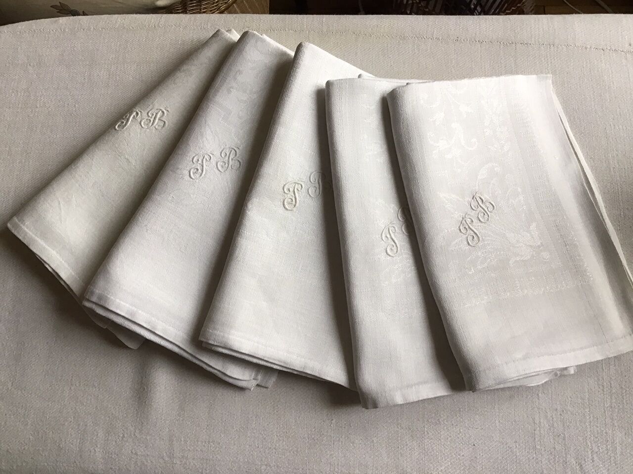 Set of 5 large napkins.
