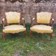 Paires de fauteuils cabriolets de style