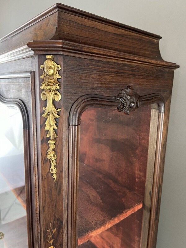 Vitrine ancienne en marqueterie et bronze, XIXème siècle