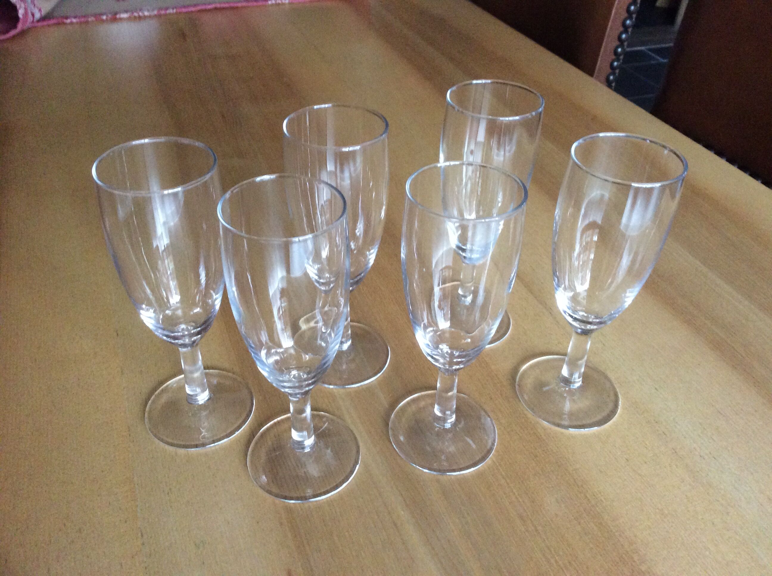 6 champagne glasses