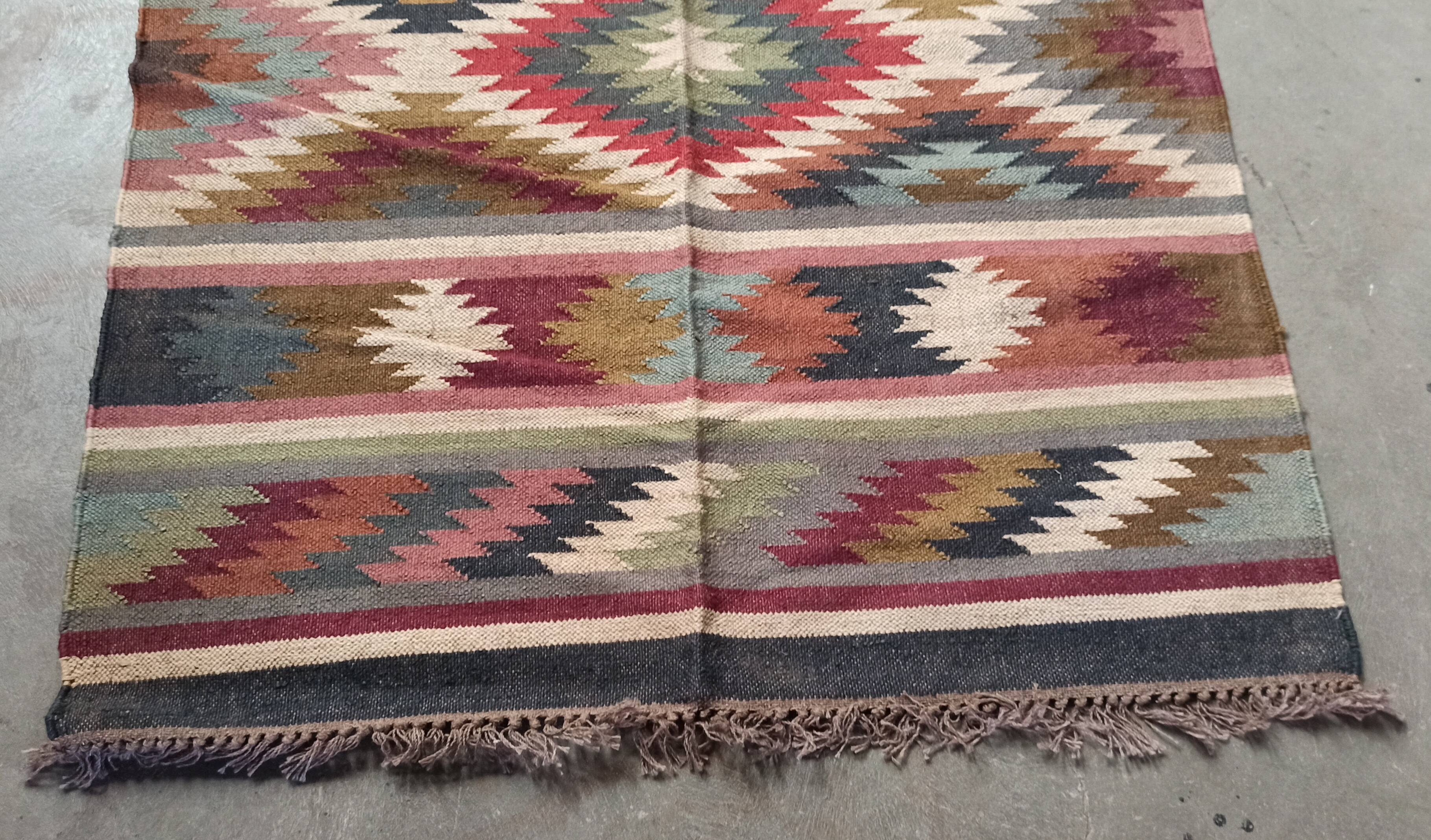 Kilim rug in jute and cotton. 125cm x 195cm