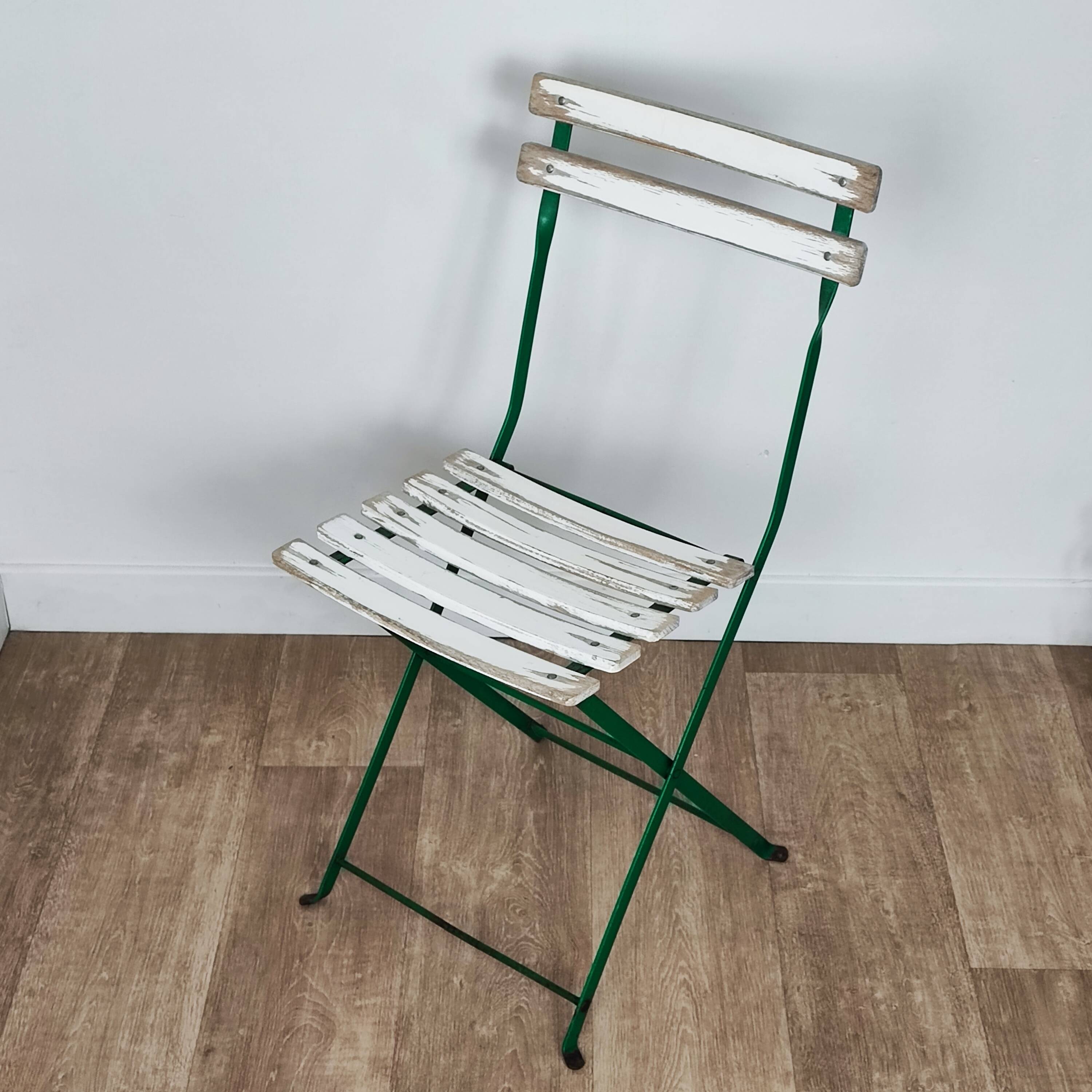 Folding garden chairs