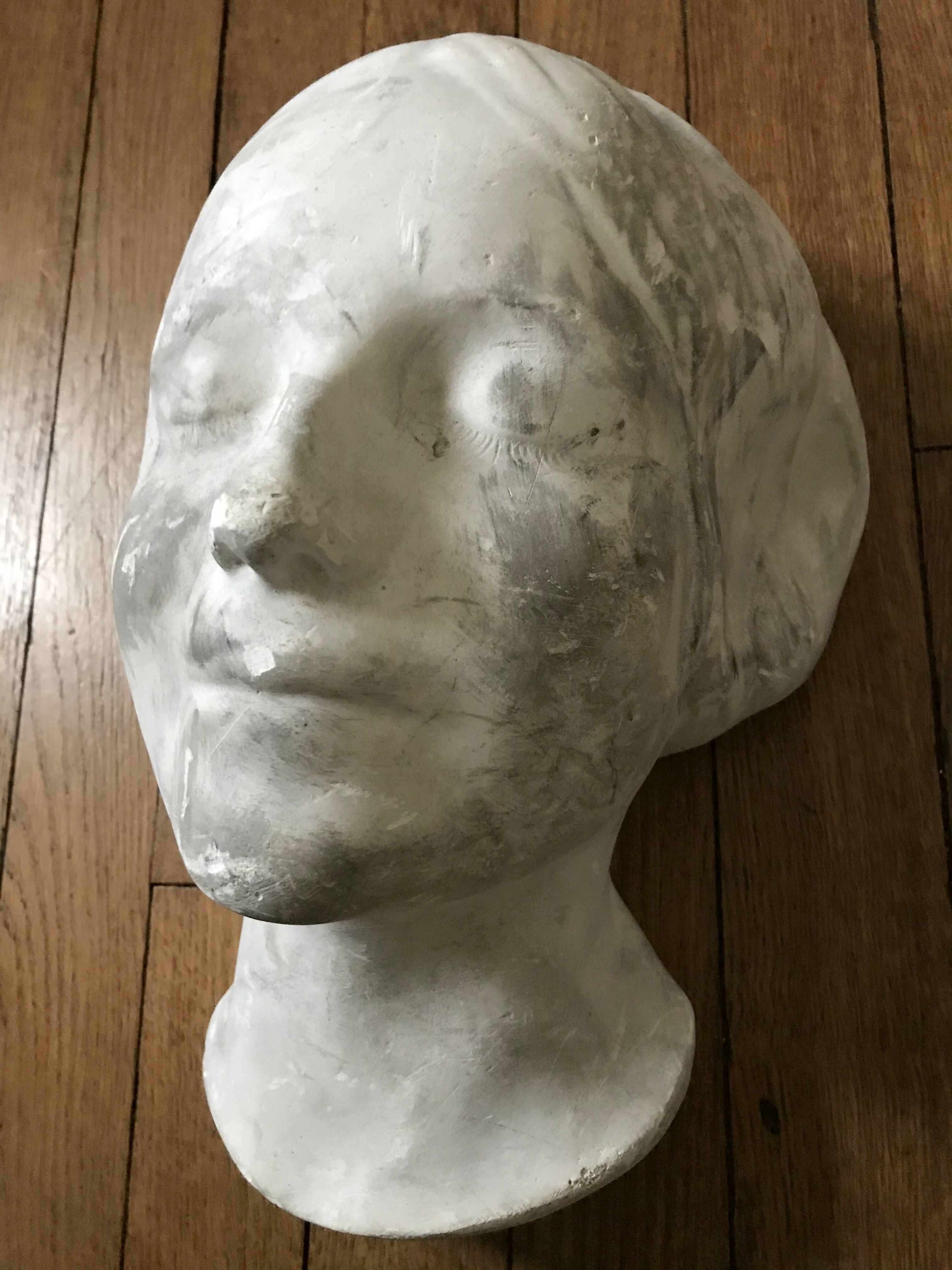 Woman's head in platre