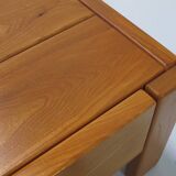 Paire de tables de chevets ou basses Regain orme verni