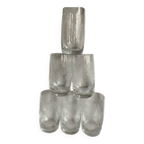 Verres hauts en cristal gravés