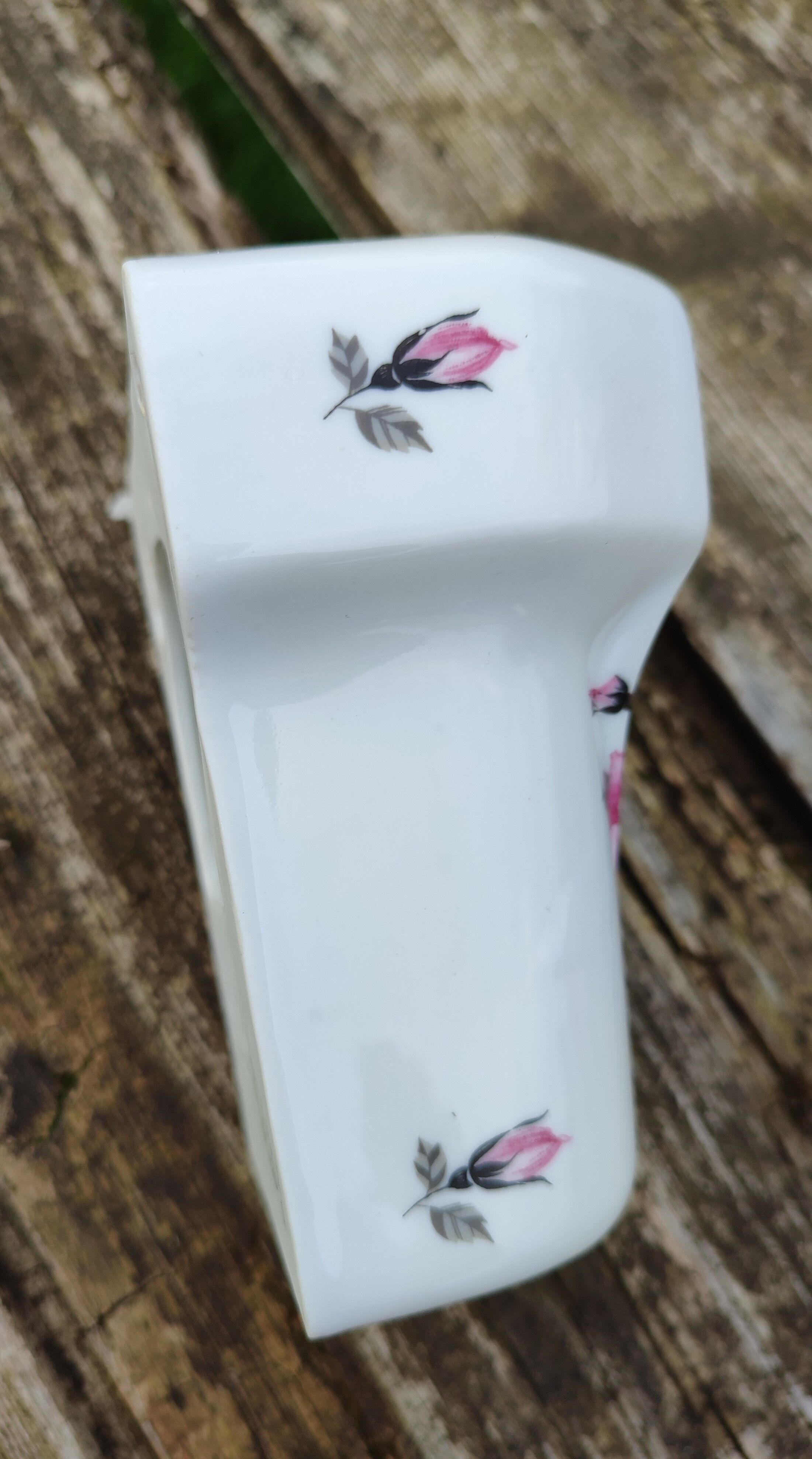 Vintage porcelain bathroom unit